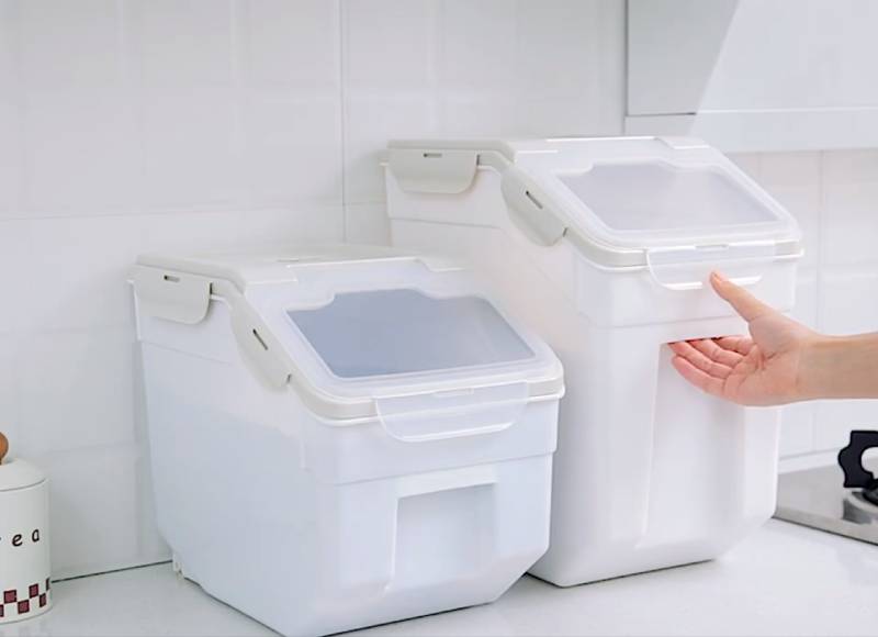 What Is The Best Container To Store Dog Food